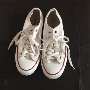 White low top Converse sz 7